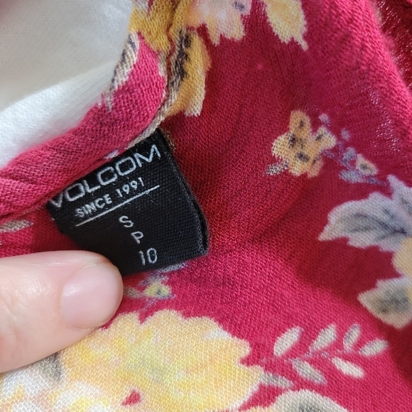 Volcom Red Yellow Floral Roadtrip Romper Size Small - Picture 5 of 7